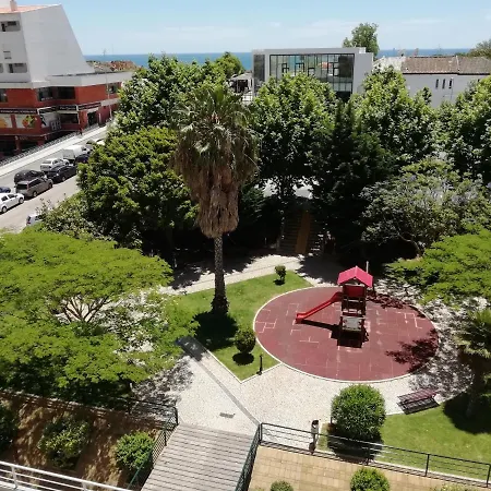 Stunning 1-Bed Apartment In Portimao דירה *
